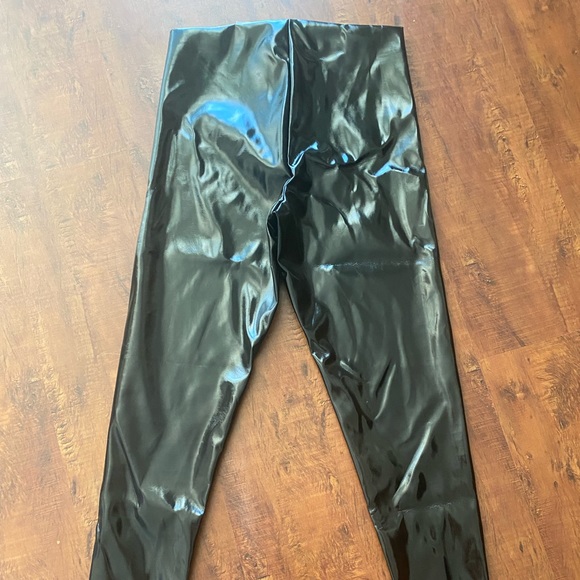 OOKIE & LALA FAUX PATENT LEATHER - Picture 5 of 8